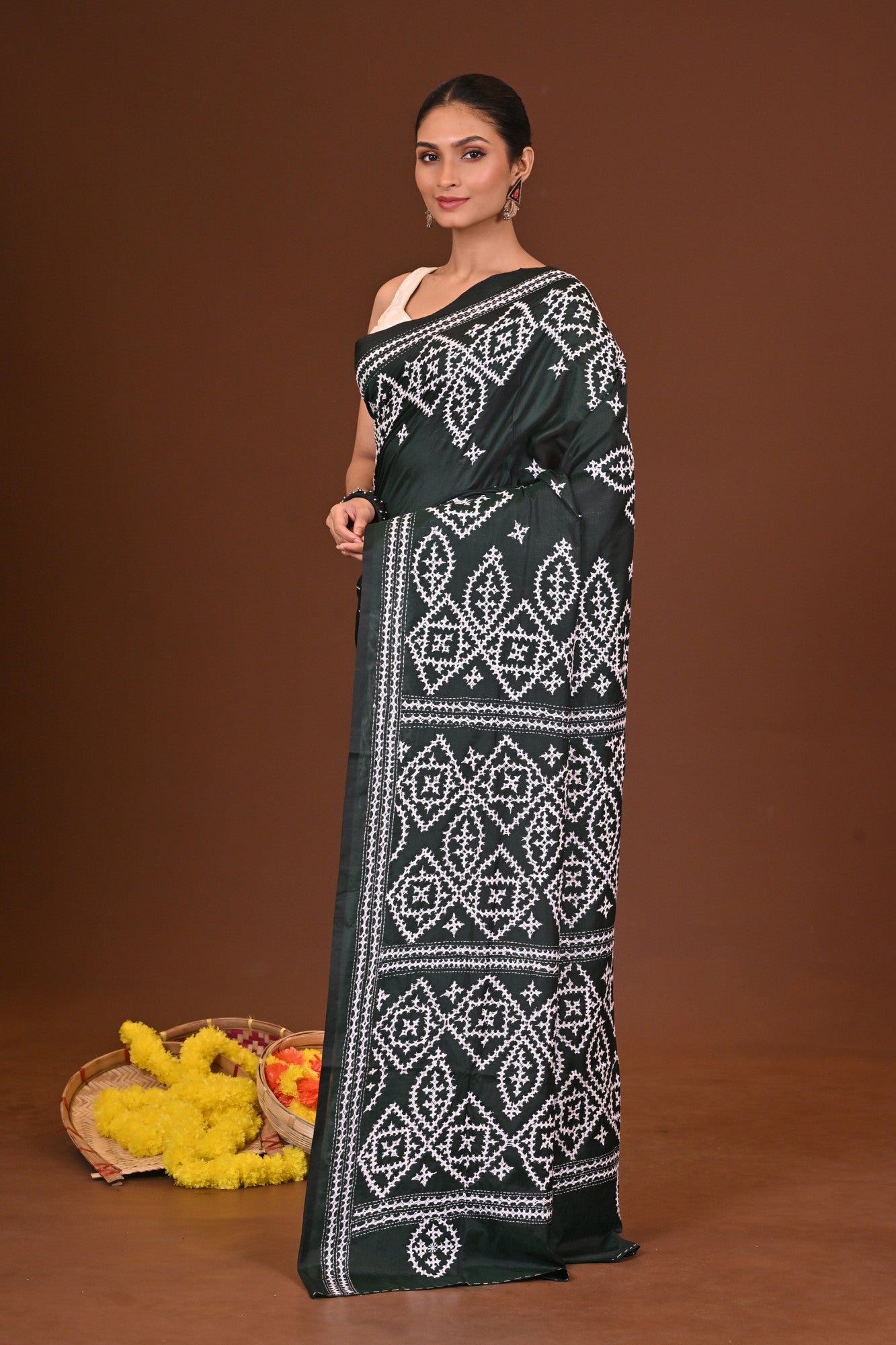 ANADALIPI BLENDED SILK KANTHA SAREE Thumbnail