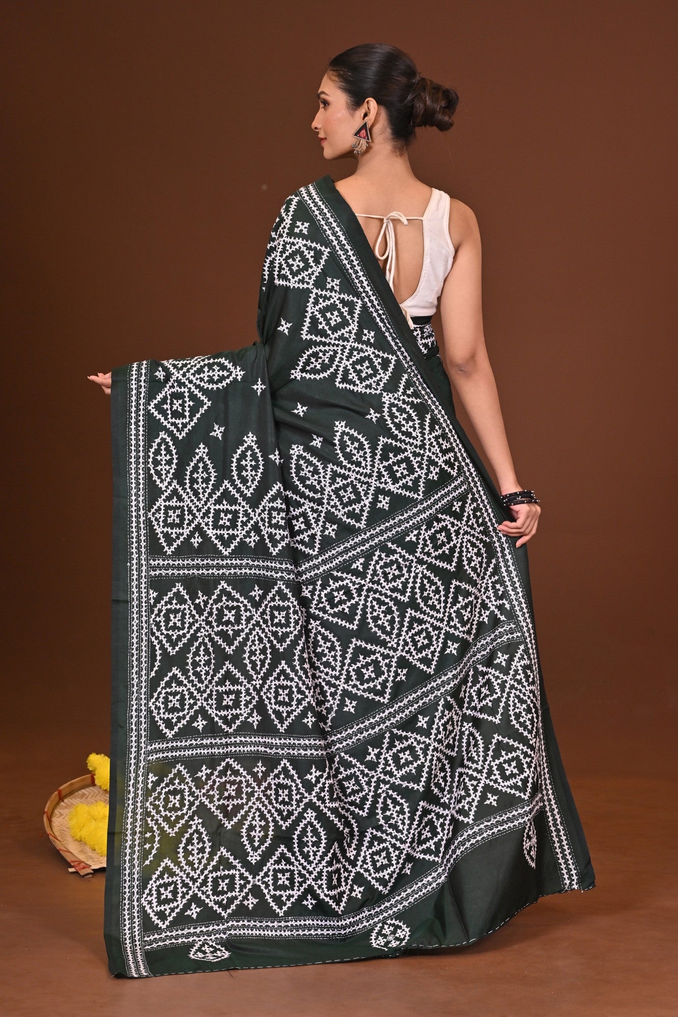 ANADALIPI BLENDED SILK KANTHA SAREE Thumbnail