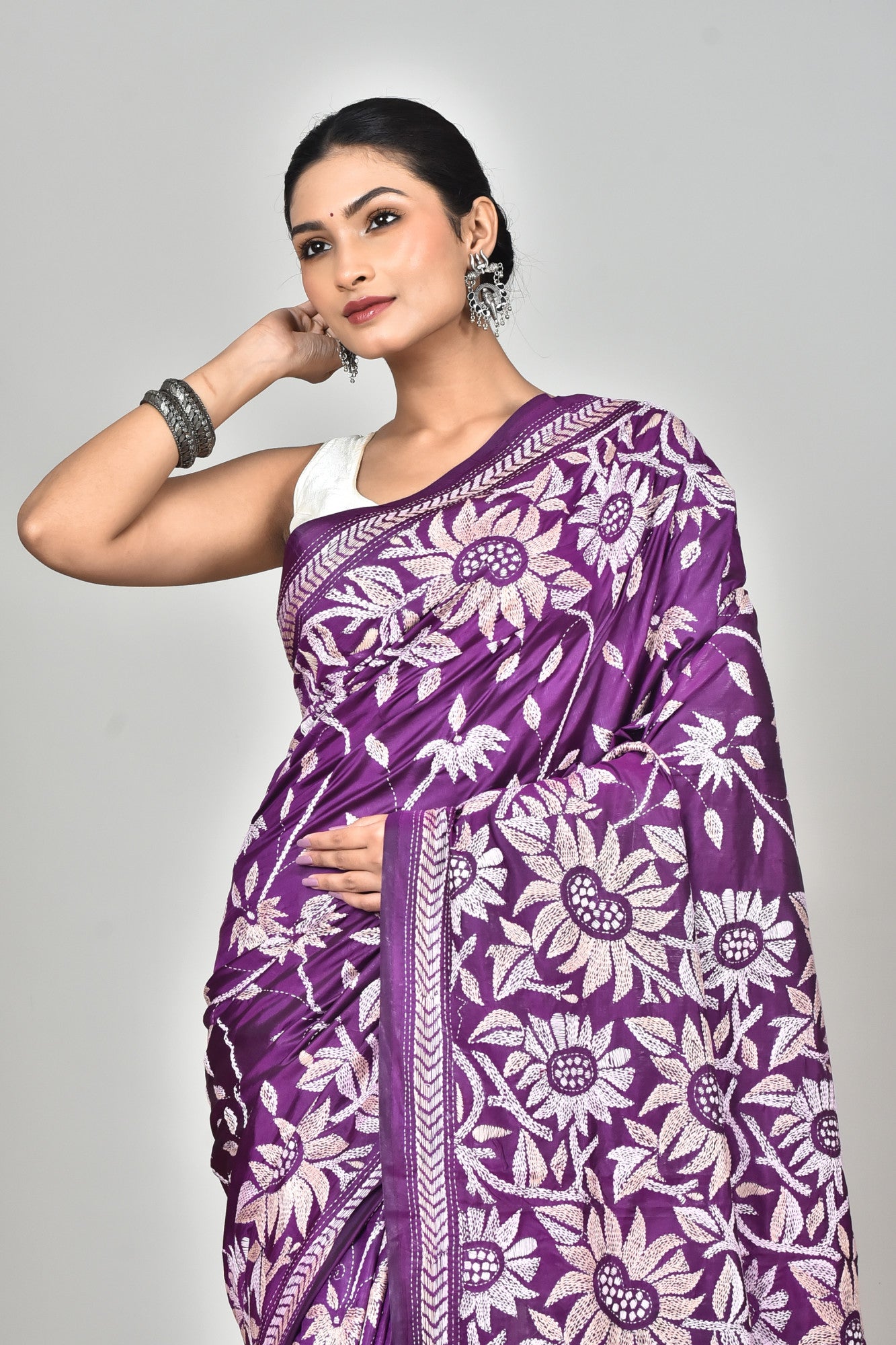 BANGALORE SILK KANTHA SAREE Thumbnail