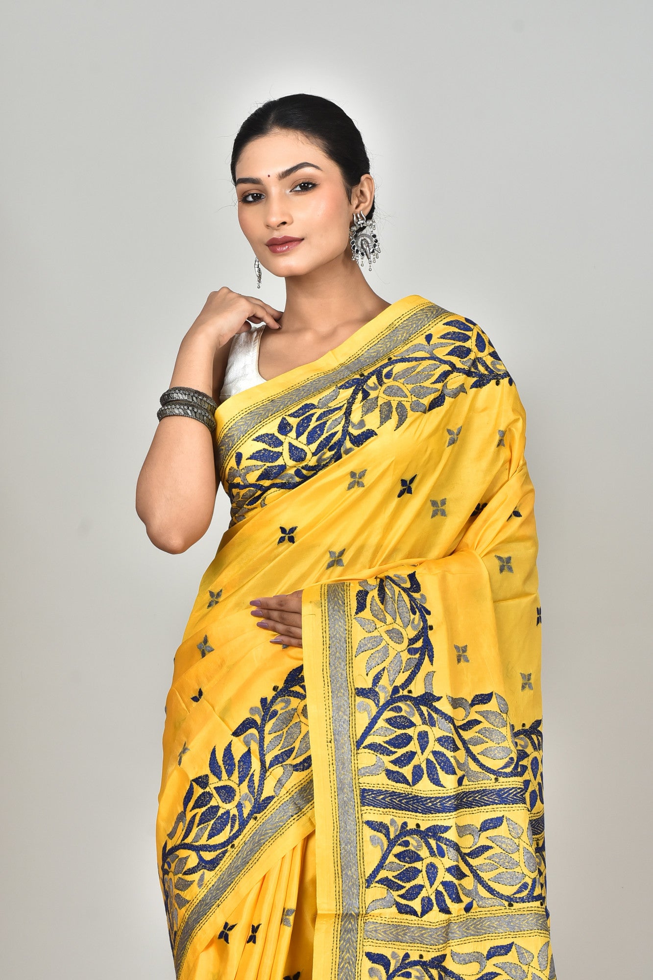 BANGALORE SILK KANTHA SAREE Thumbnail