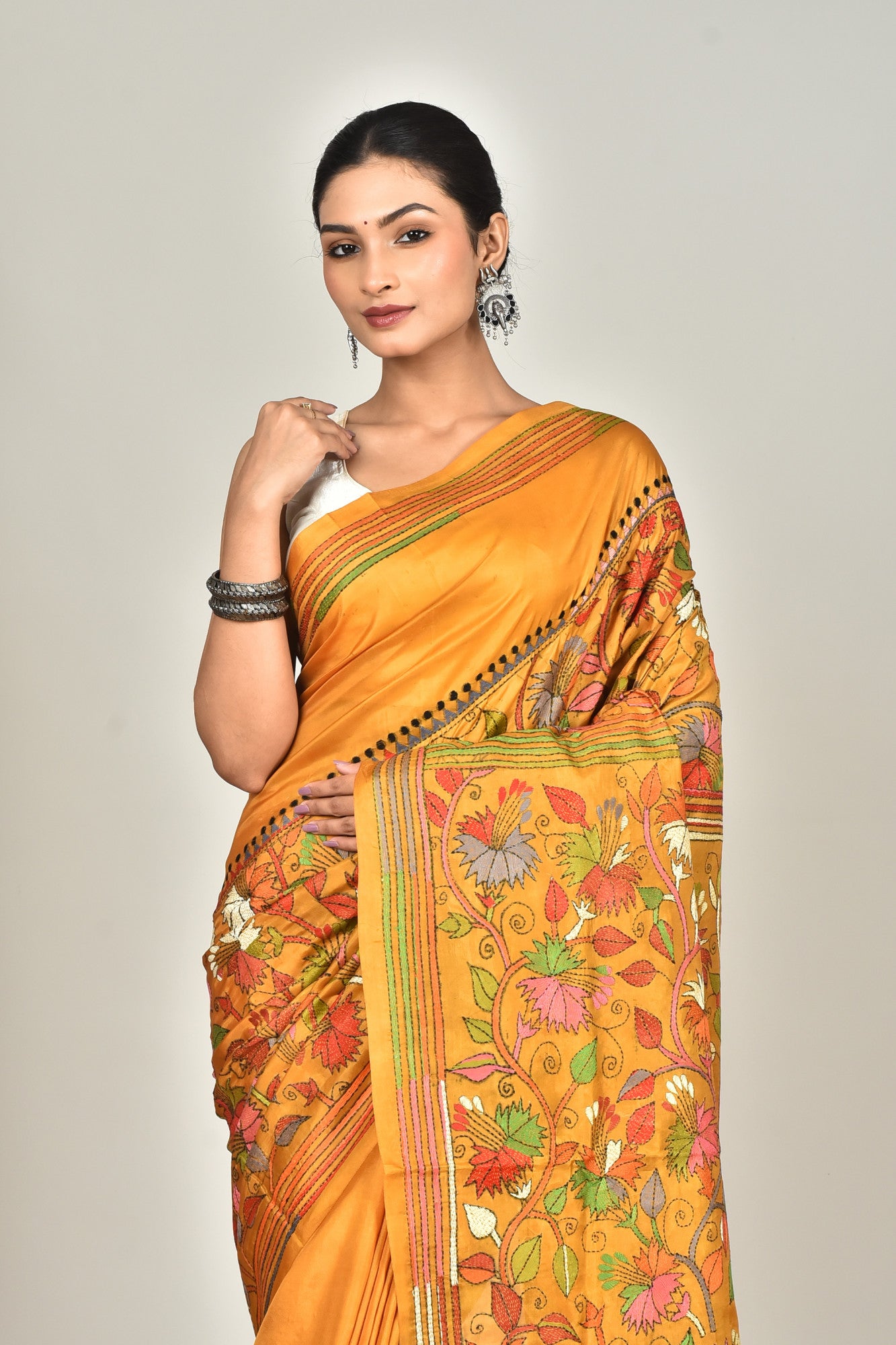 BANGALORE SILK KANTHA SAREE Thumbnail