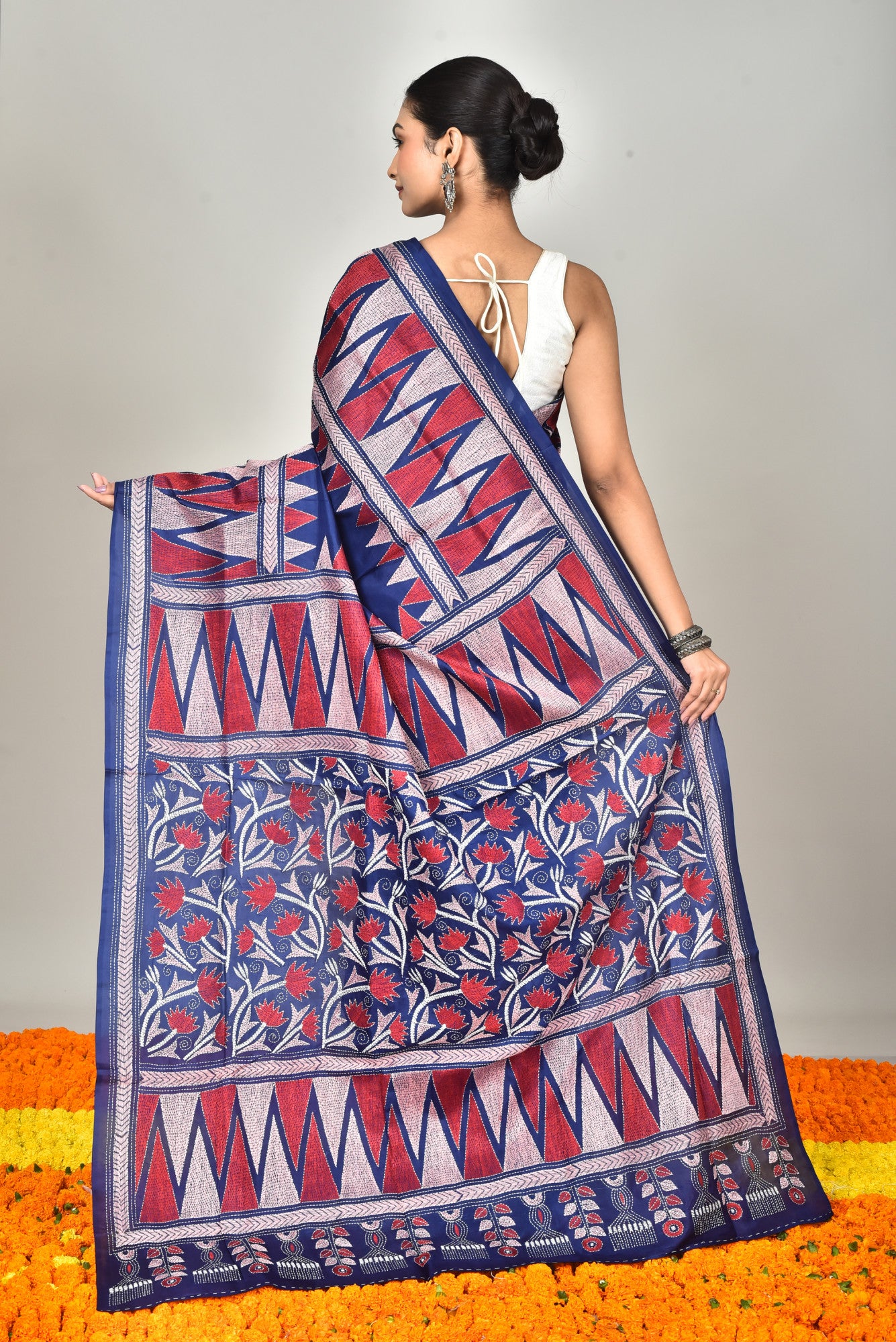 BANGALORE SILK KANTHA SAREE Thumbnail