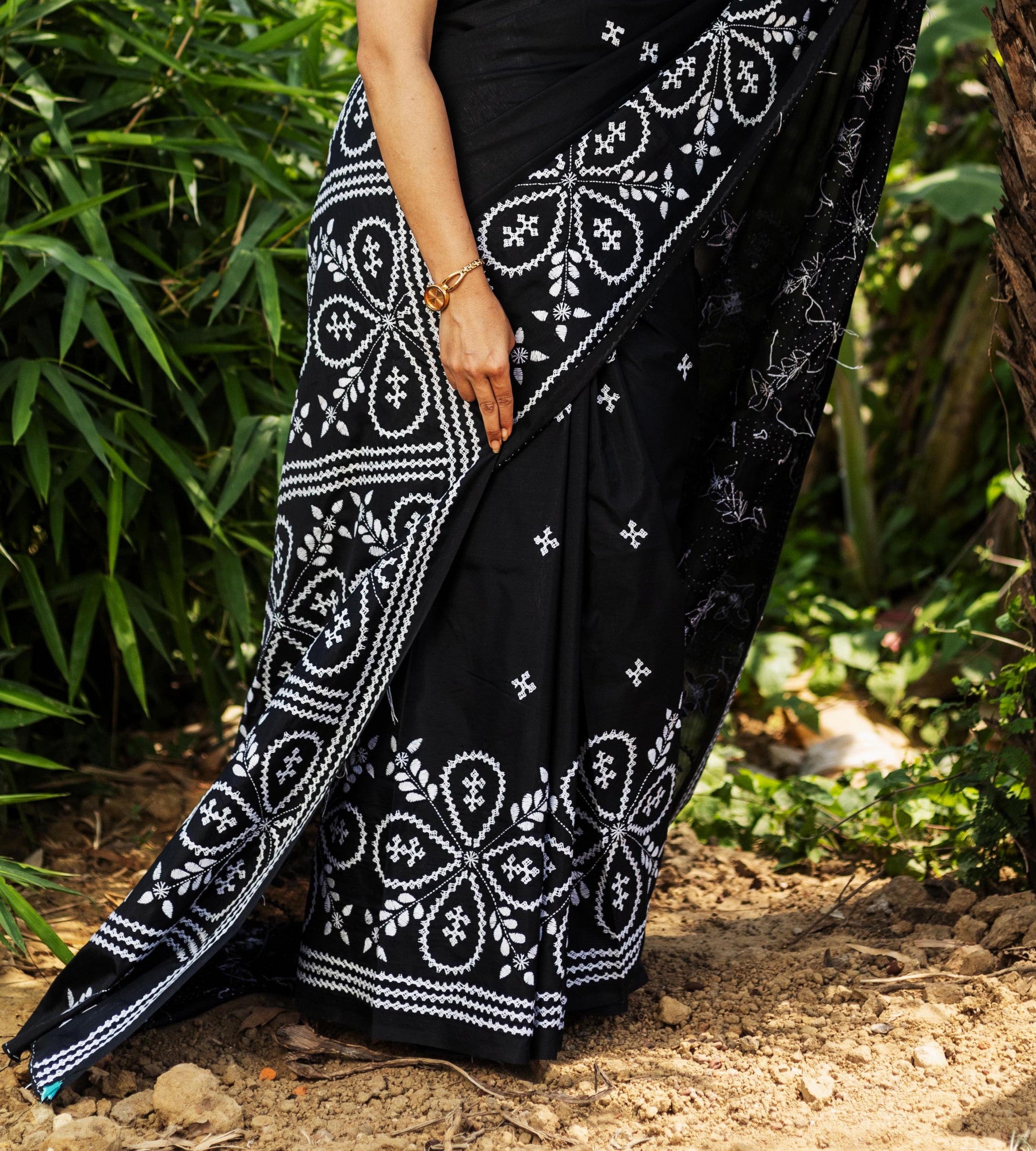 Blended Silk Gujrati Stitch Kantha Saree Black Thumbnail