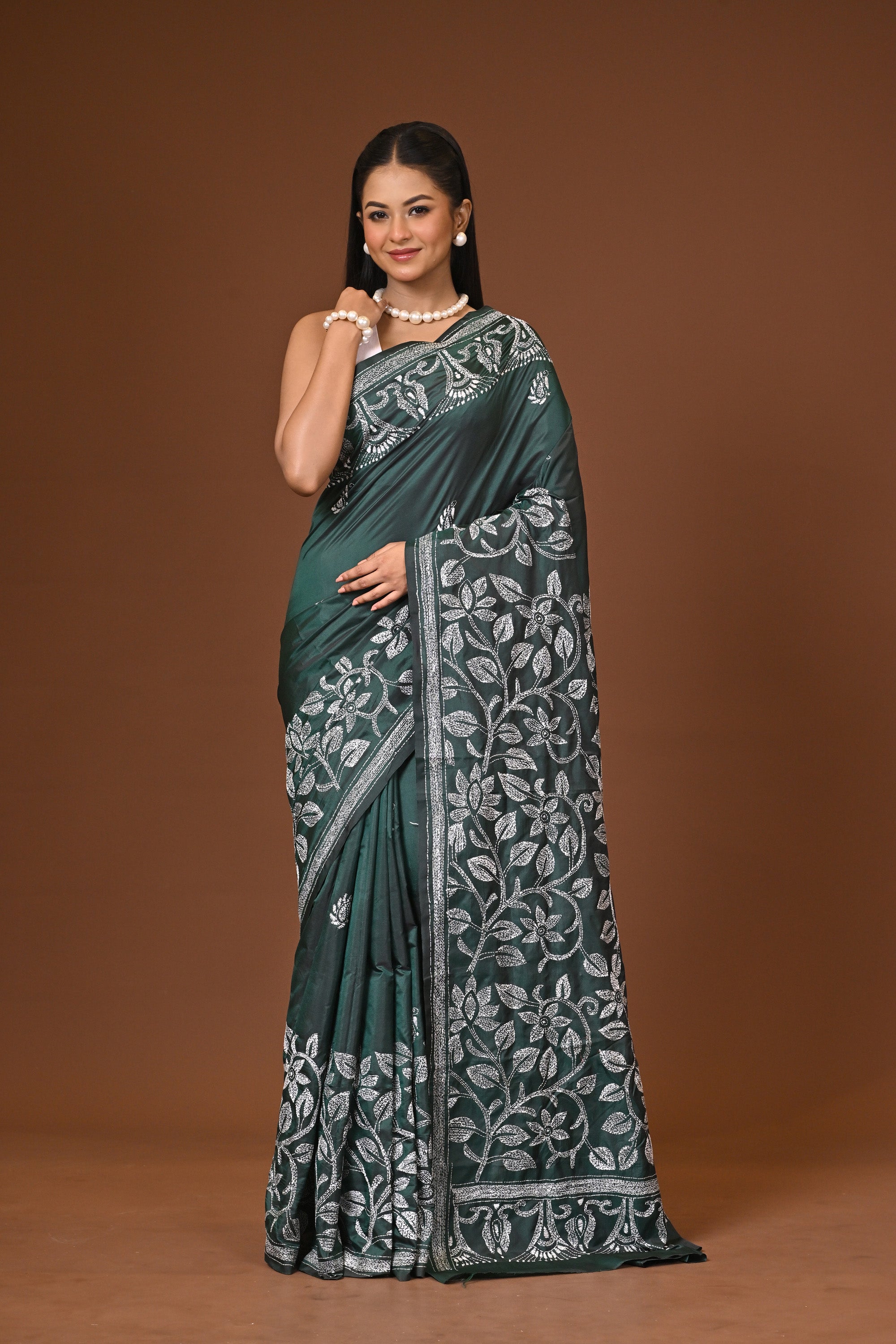 Blended Silk Kantha Stitch Saree Green Thumbnail