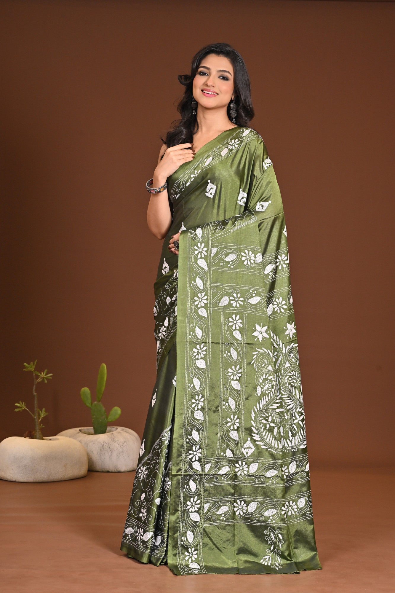 Blended Silk Kantha Stitch Saree Green Thumbnail