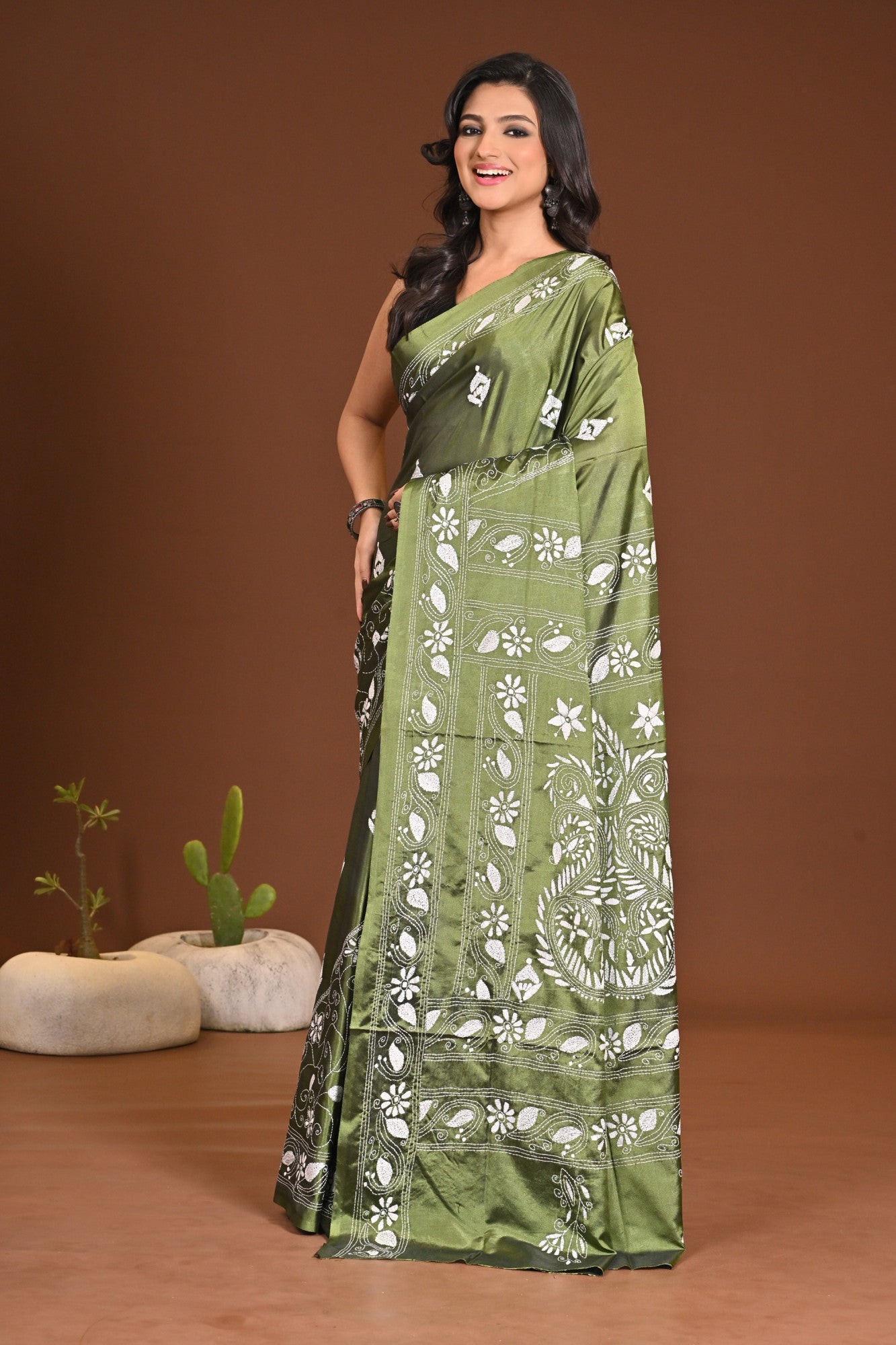 Blended Silk Kantha Stitch Saree Green Thumbnail