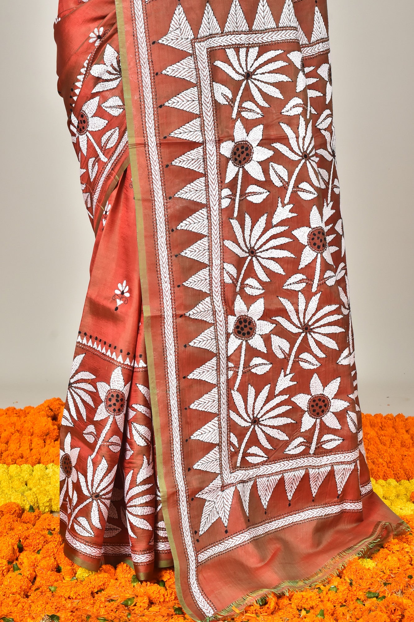 GACHI SILK DIY KANTHA SAREE Thumbnail