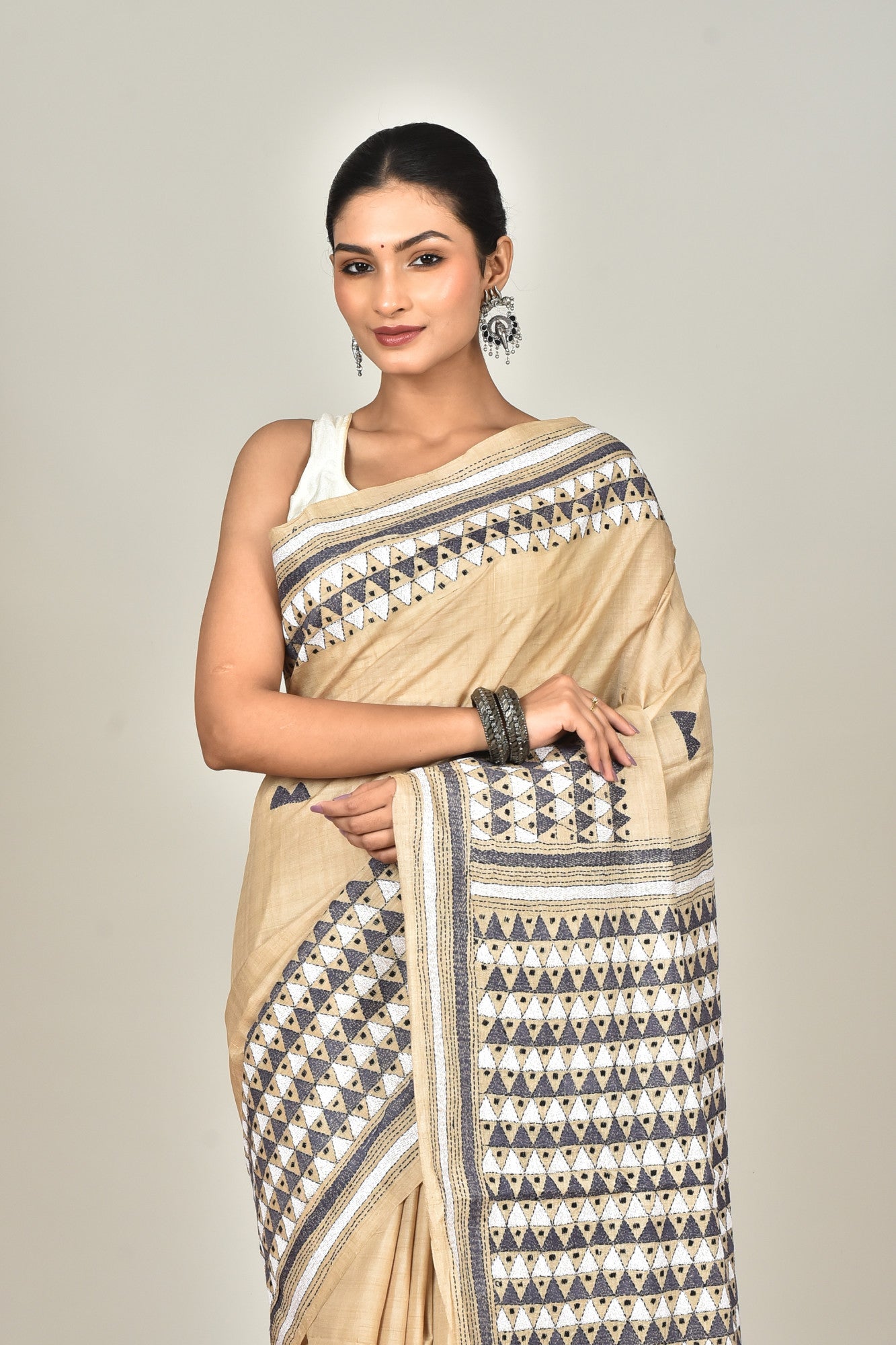 GACHI SILK KANTHA SAREE Thumbnail