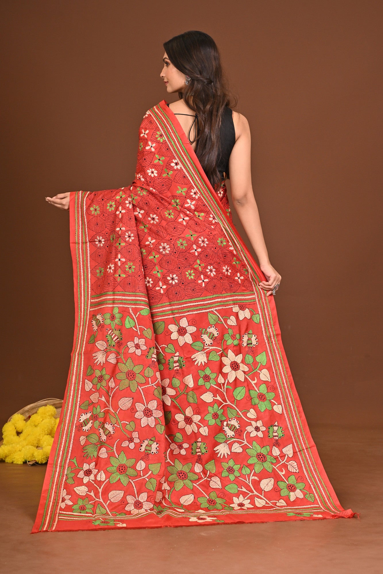 MAHISHASURAMARDINI BLENDED SILK KANTHA SAREE Thumbnail