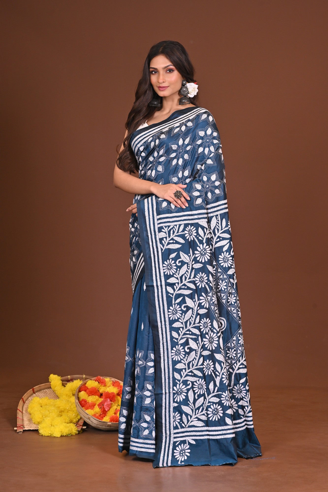 NEELANJALI BLENDED SILK KANTHA SAREE Thumbnail