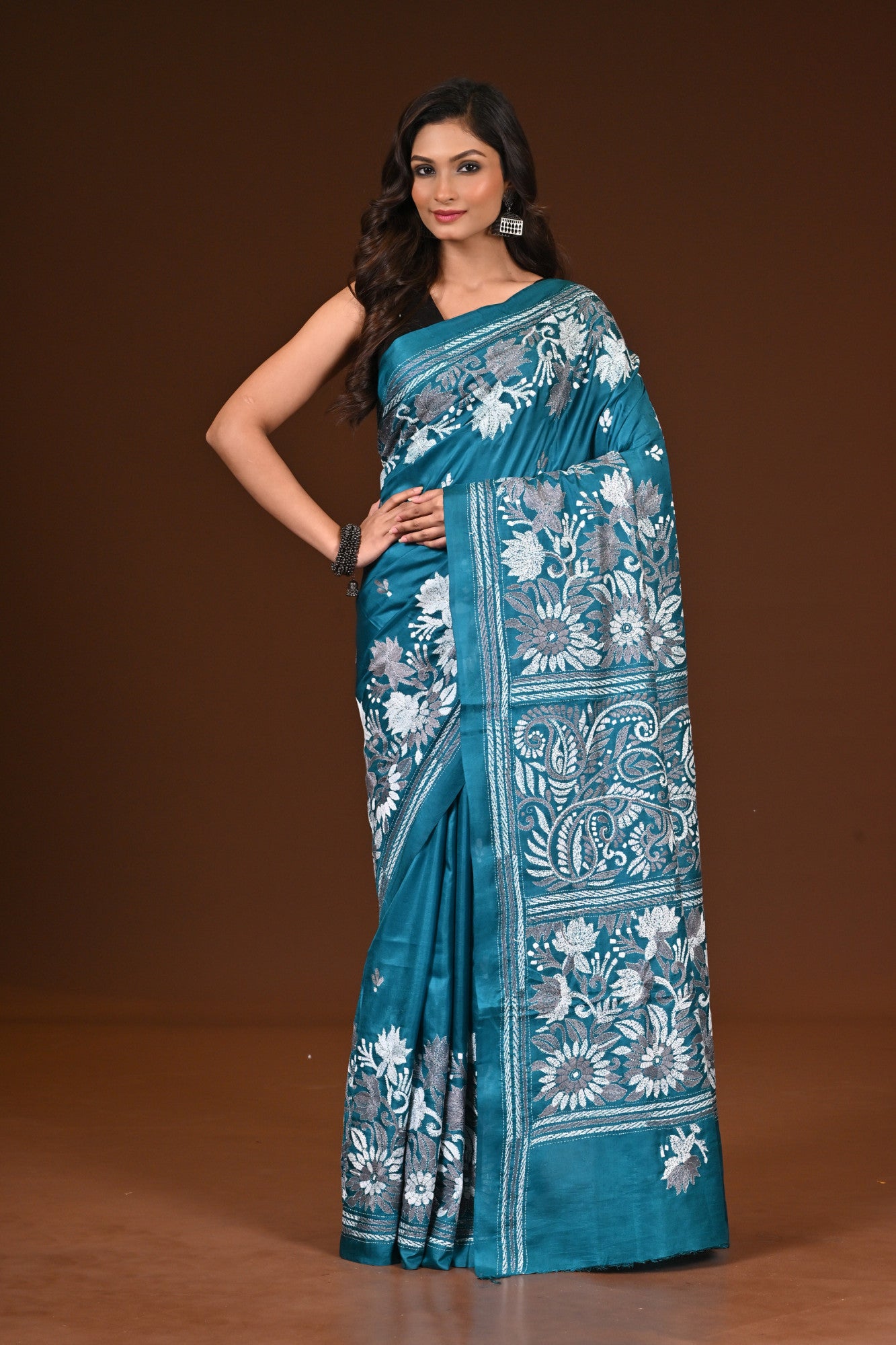 PURE SILK KANTHA SAREE Thumbnail