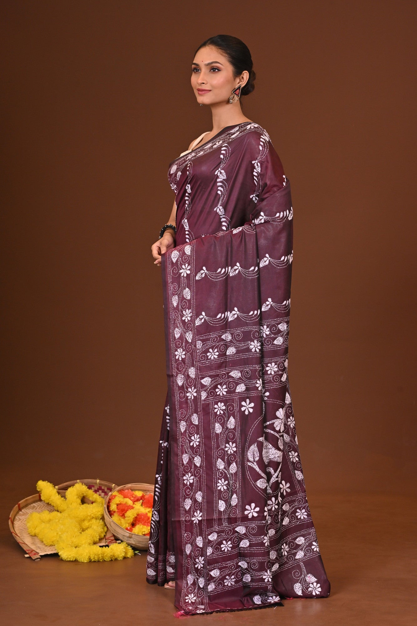 RAJNANDINI BLENDED SILK KANTHA SAREE Thumbnail