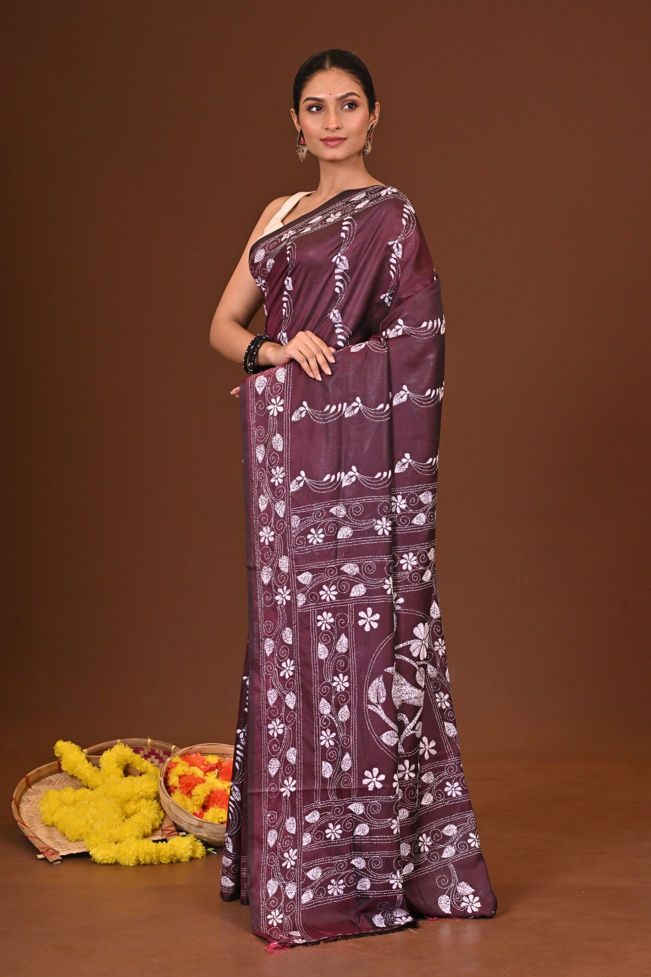 RAJNANDINI BLENDED SILK KANTHA SAREE Thumbnail