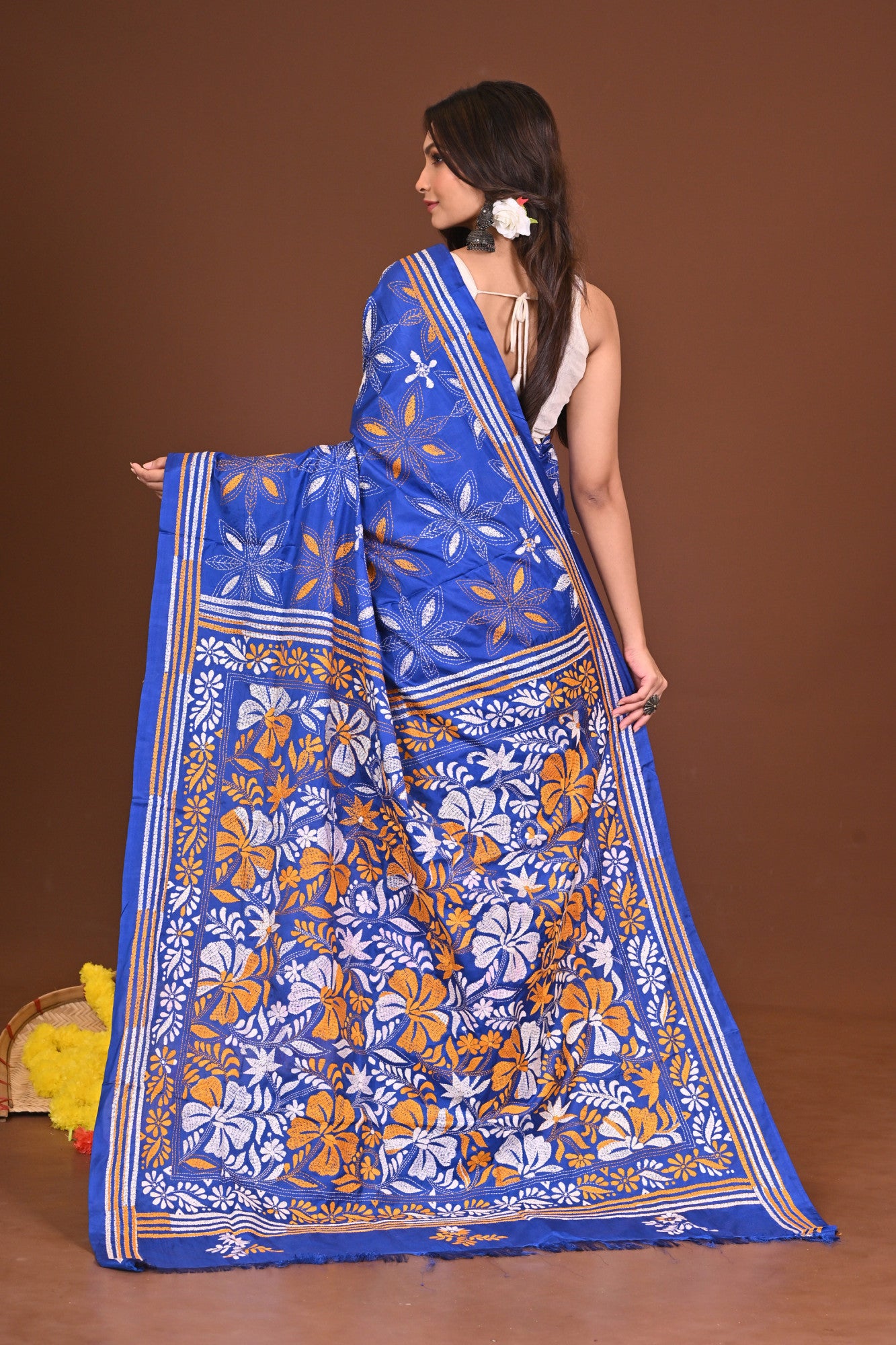 SAMUDRIKASAAJ BLENDED SILK KANTHA SAREE Thumbnail