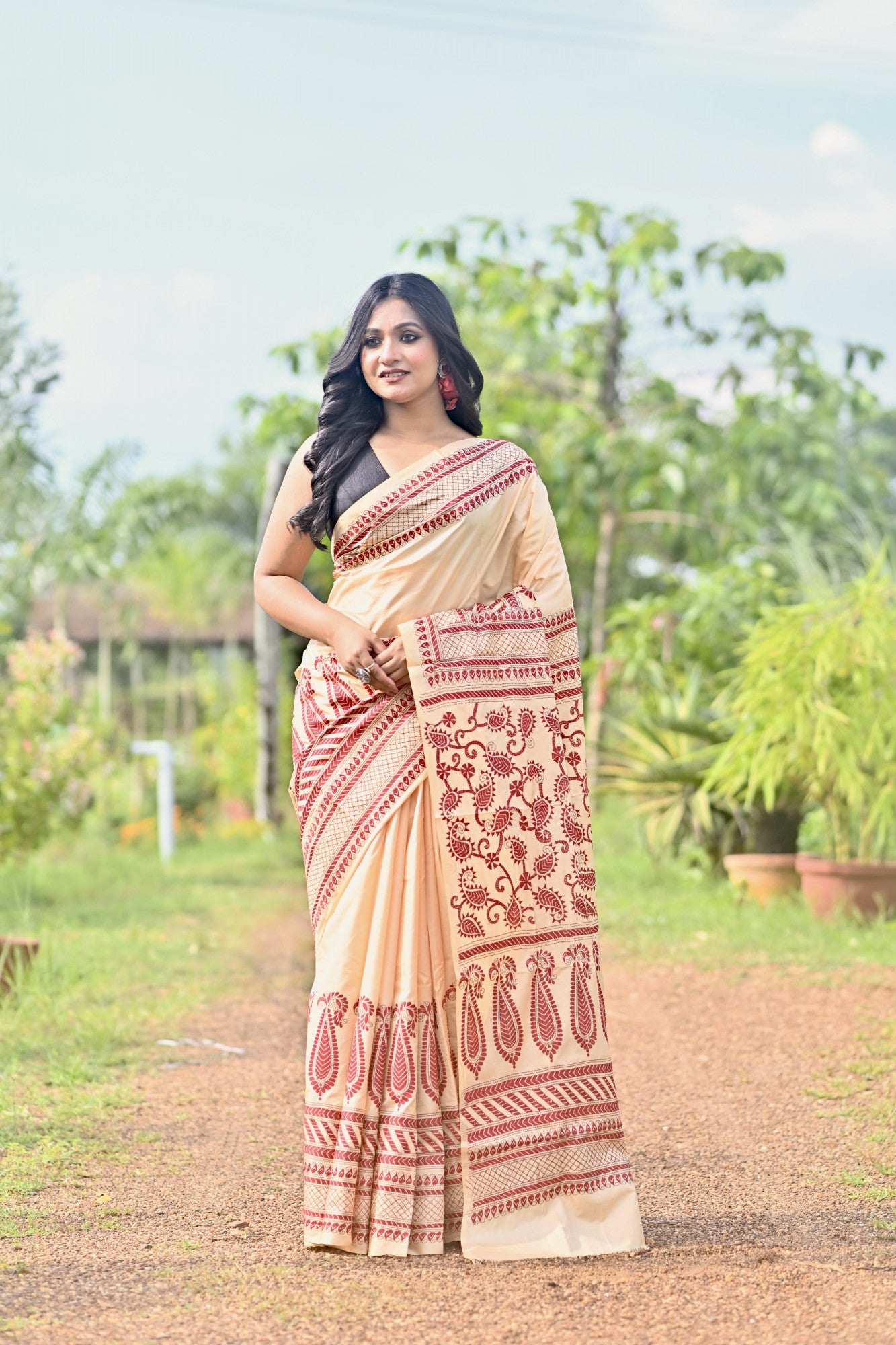SARVESHWARI BISHNUPURI SILK KANTHA SAREE Thumbnail