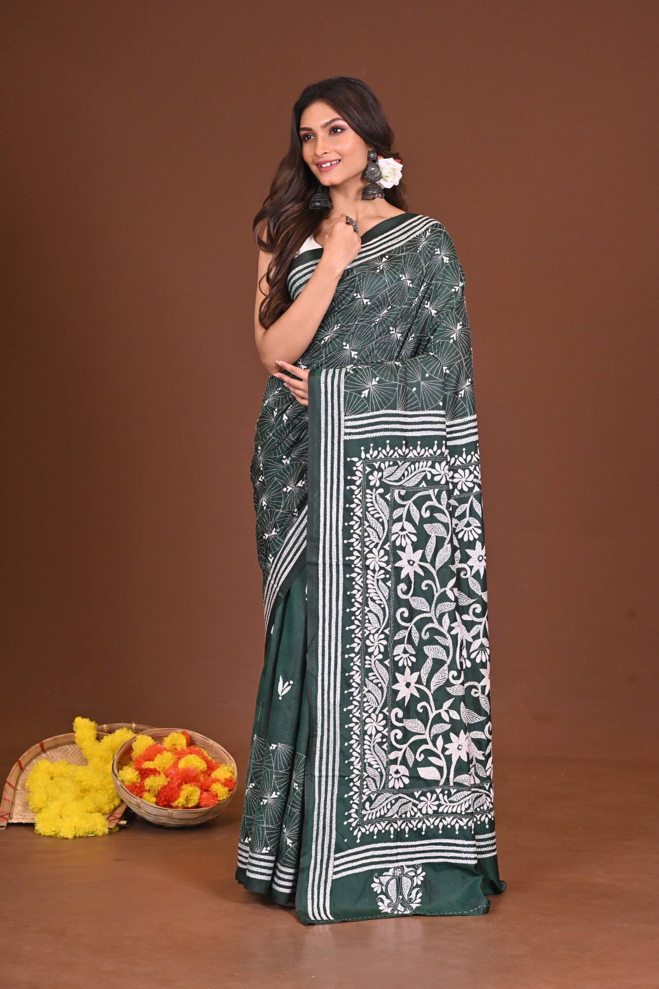 SHOBUJSHARONA BLENDED SILK KANTHA SAREE Thumbnail
