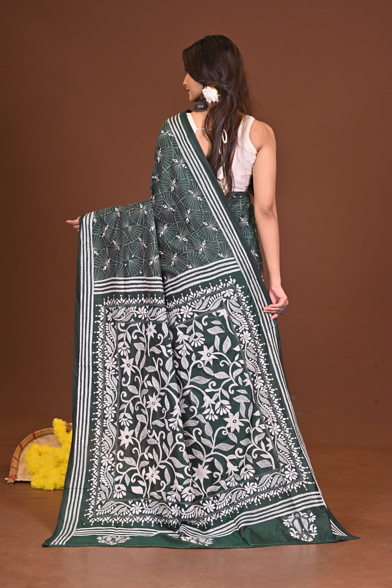 SHOBUJSHARONA BLENDED SILK KANTHA SAREE Thumbnail
