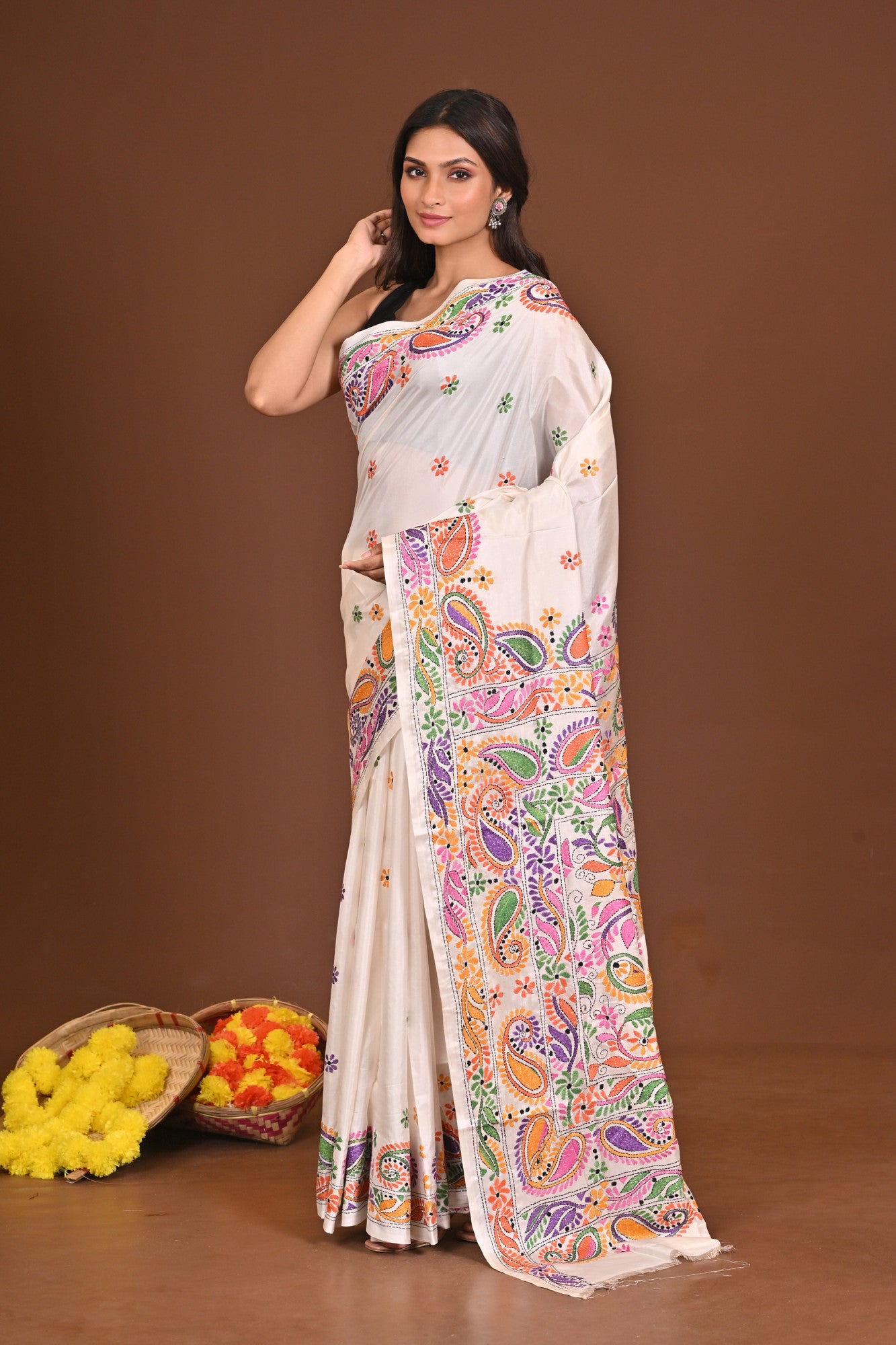 SHWETAMBARI BLENDED SILK KANTHA SAREE Thumbnail