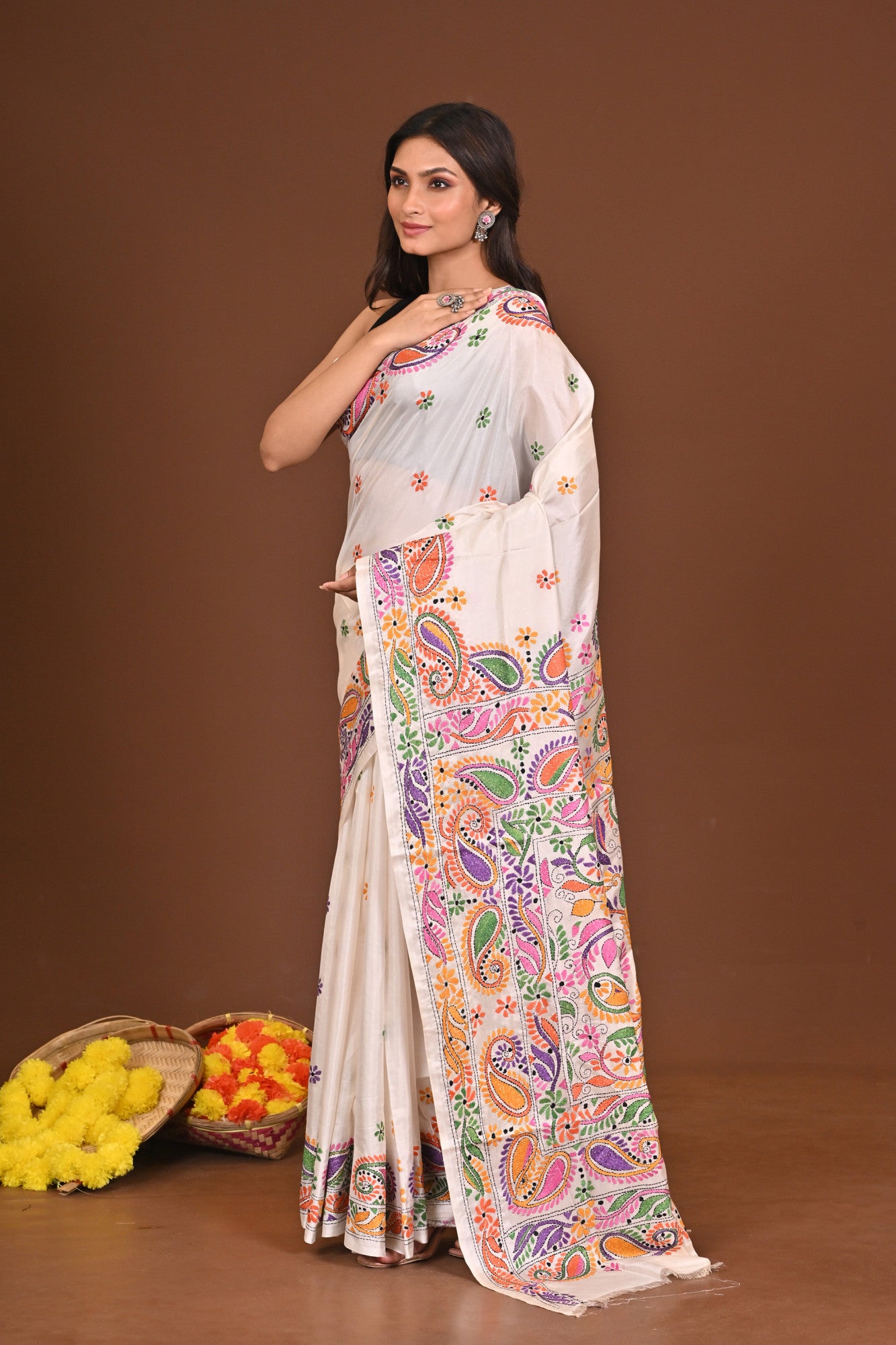 SHWETAMBARI BLENDED SILK KANTHA SAREE Thumbnail