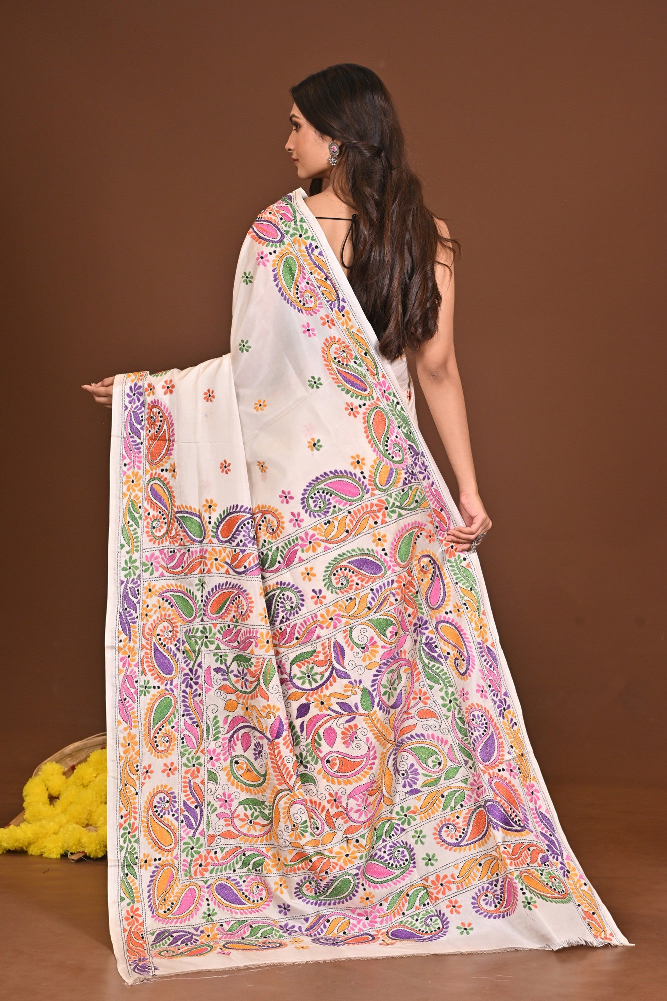 SHWETAMBARI BLENDED SILK KANTHA SAREE Thumbnail