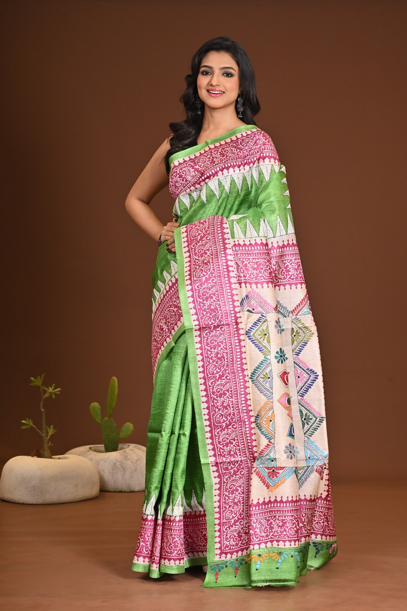 TOSSOR DAI BLOCK KANTHA SAREE Thumbnail