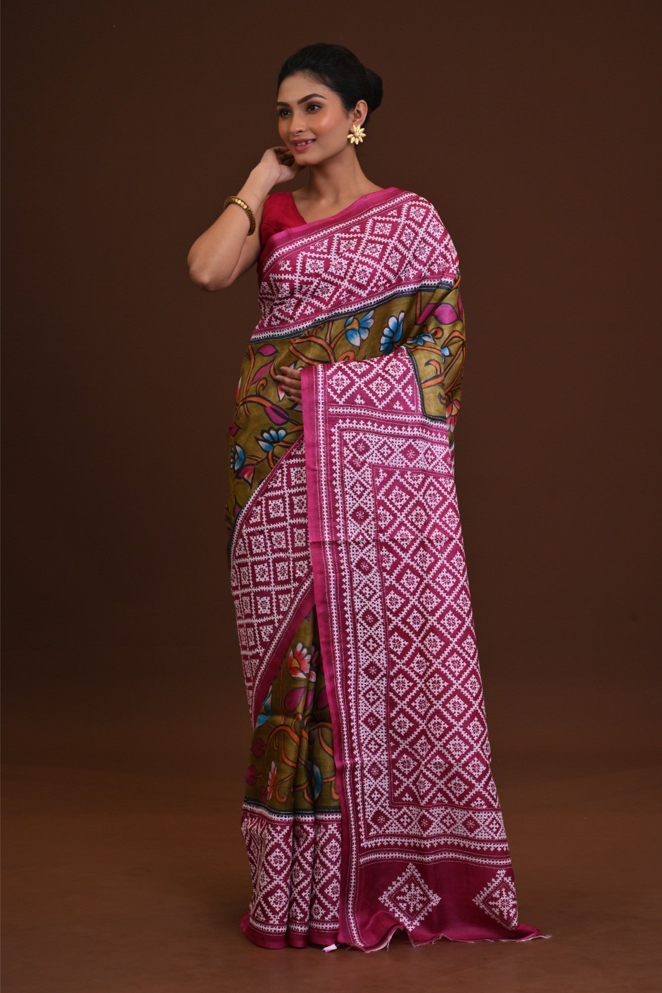 Tussar Dye Body Hand Print Saree Thumbnail