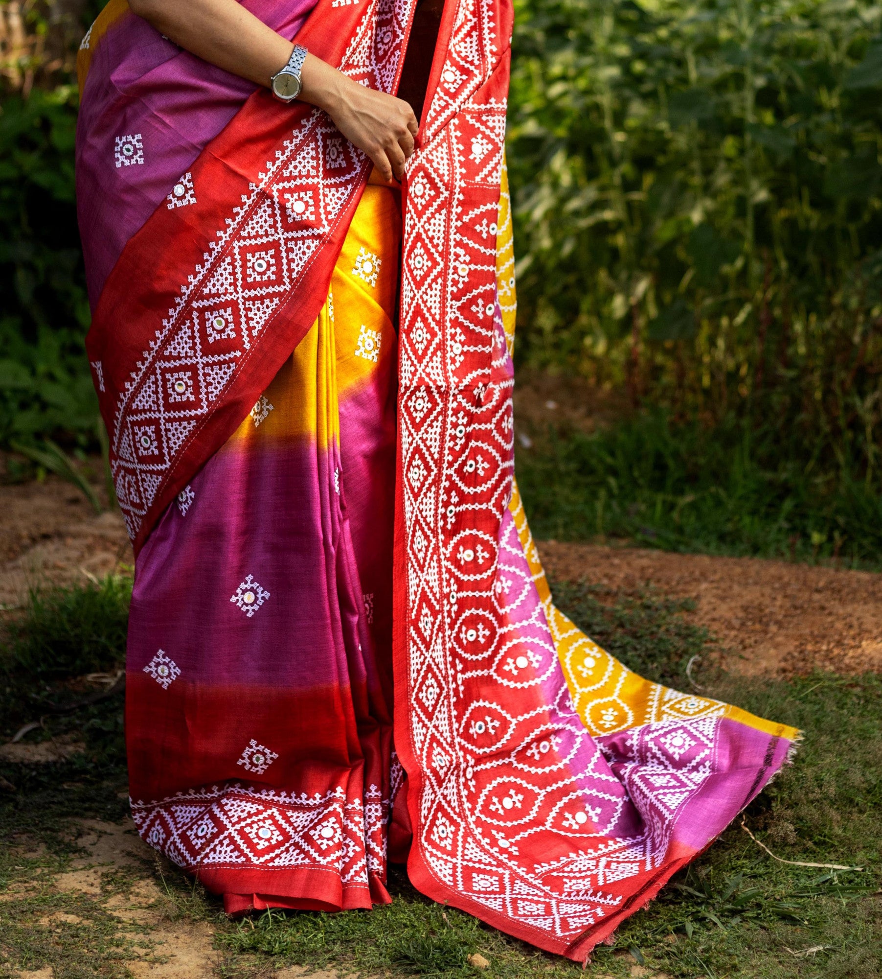 Tussar Dye Gujrati Stitch Kantha Saree Thumbnail