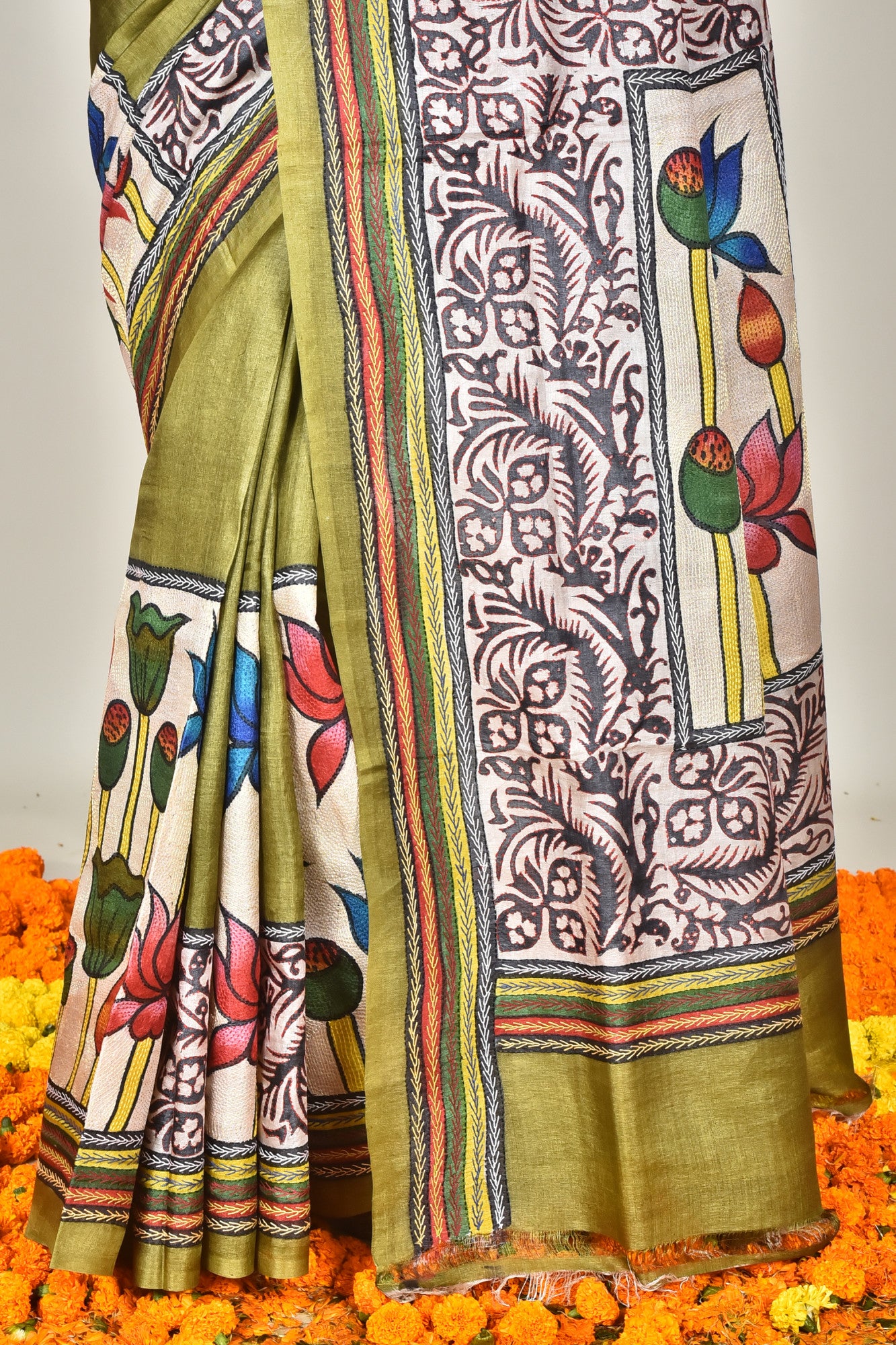 TUSSAR HANDPRINT SAREE Thumbnail