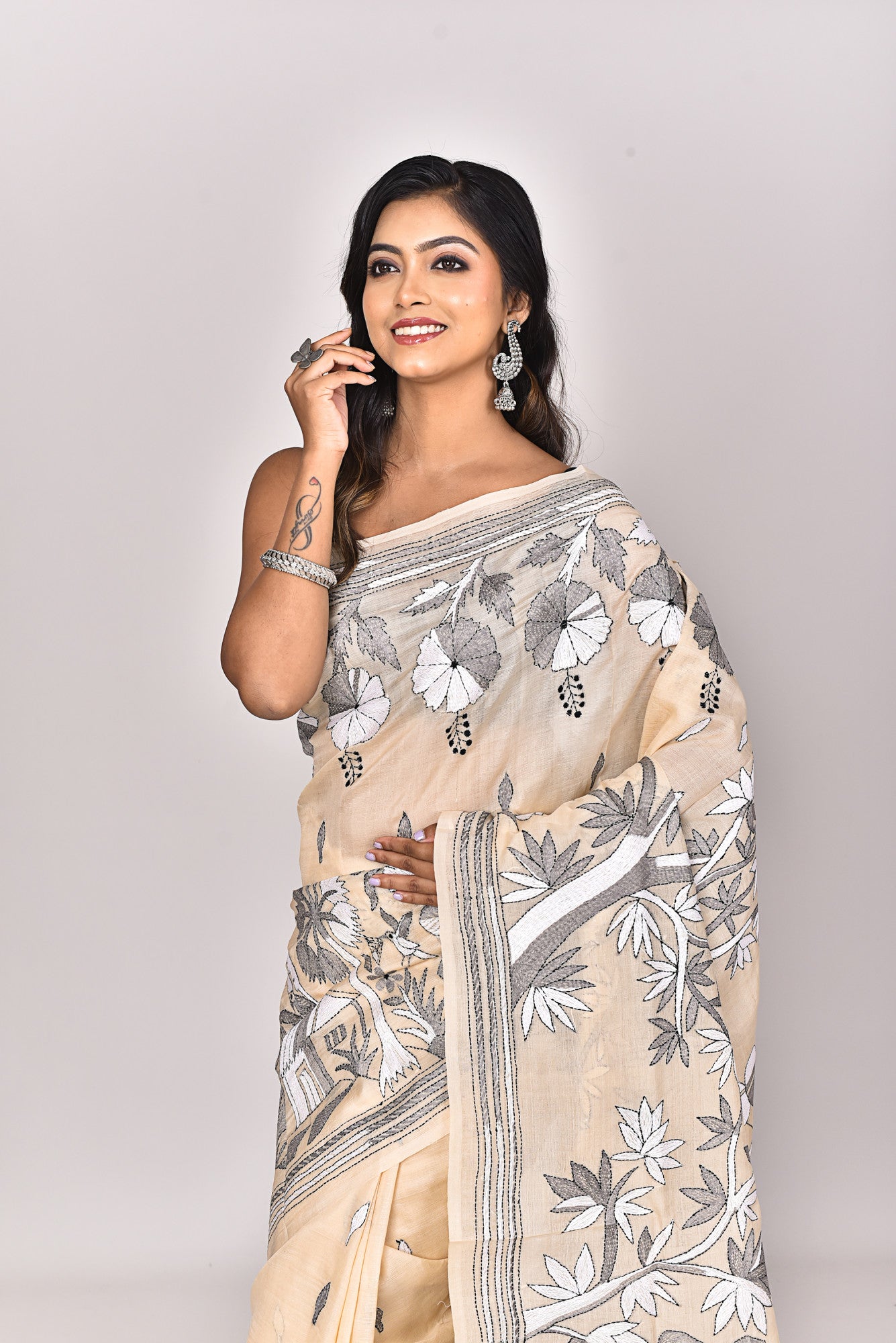 TUSSAR SILK KANTHA SAREE Thumbnail
