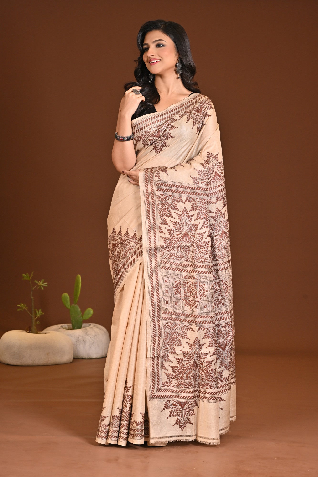 TUSSAR SILK KANTHA SAREE Thumbnail